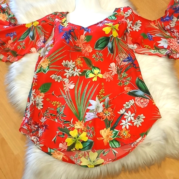 Karen Kane Floral Cold Shouldered Blouse - Picture 11 of 16